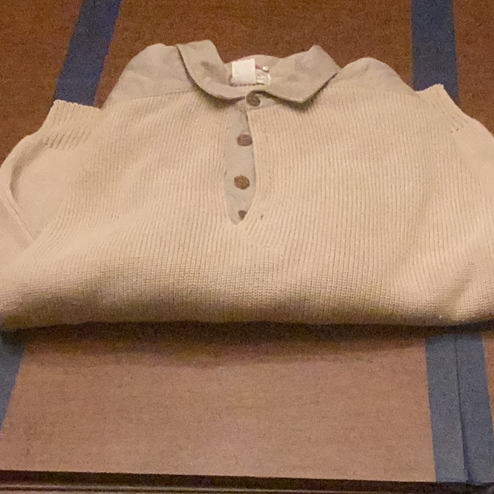 Orvis grey and Crème knitted sweater 3/4 button up